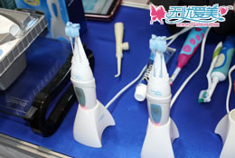2012医疗美容观光博览会：硅胶牙刷