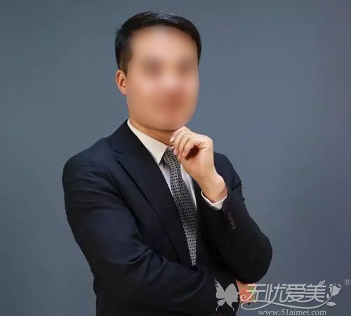 头皮烫伤不长头发怎么办？植发也能治疗这种瘢痕性脱发哦