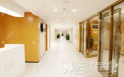 广州小孩耳朵畸形再造好的医院,推荐广州高尚儿童耳再造价格不贵做得好