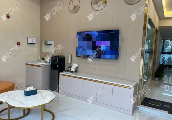 重庆佳渝口腔诊所兴源大道店
