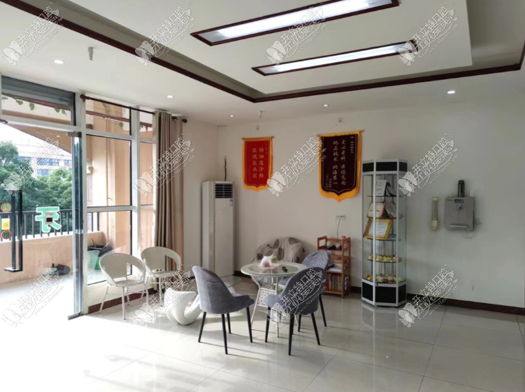 北海杨细莲口腔诊所 北海杨细莲口腔诊所