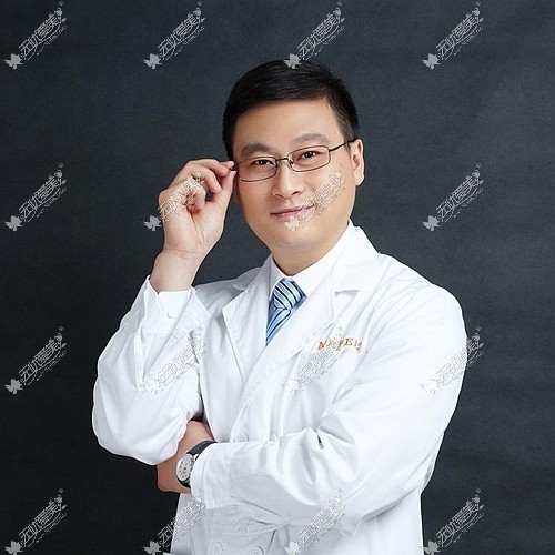 南京美贝尔的黄名斗医生