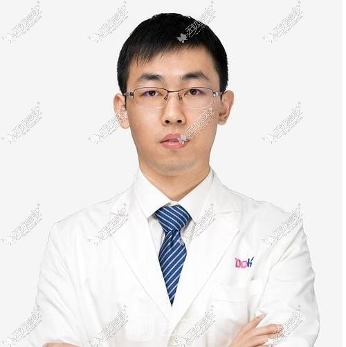 成都铜雀台的刘溪医生